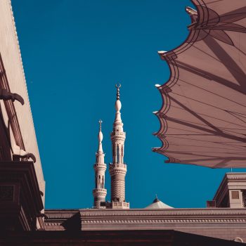 MASJID NABI MUHAMMAD. MASJID NABAWI, DI MADINAH. TEMPAT SUCI YANG DIBANGUN 1441 TAHUN LALU.